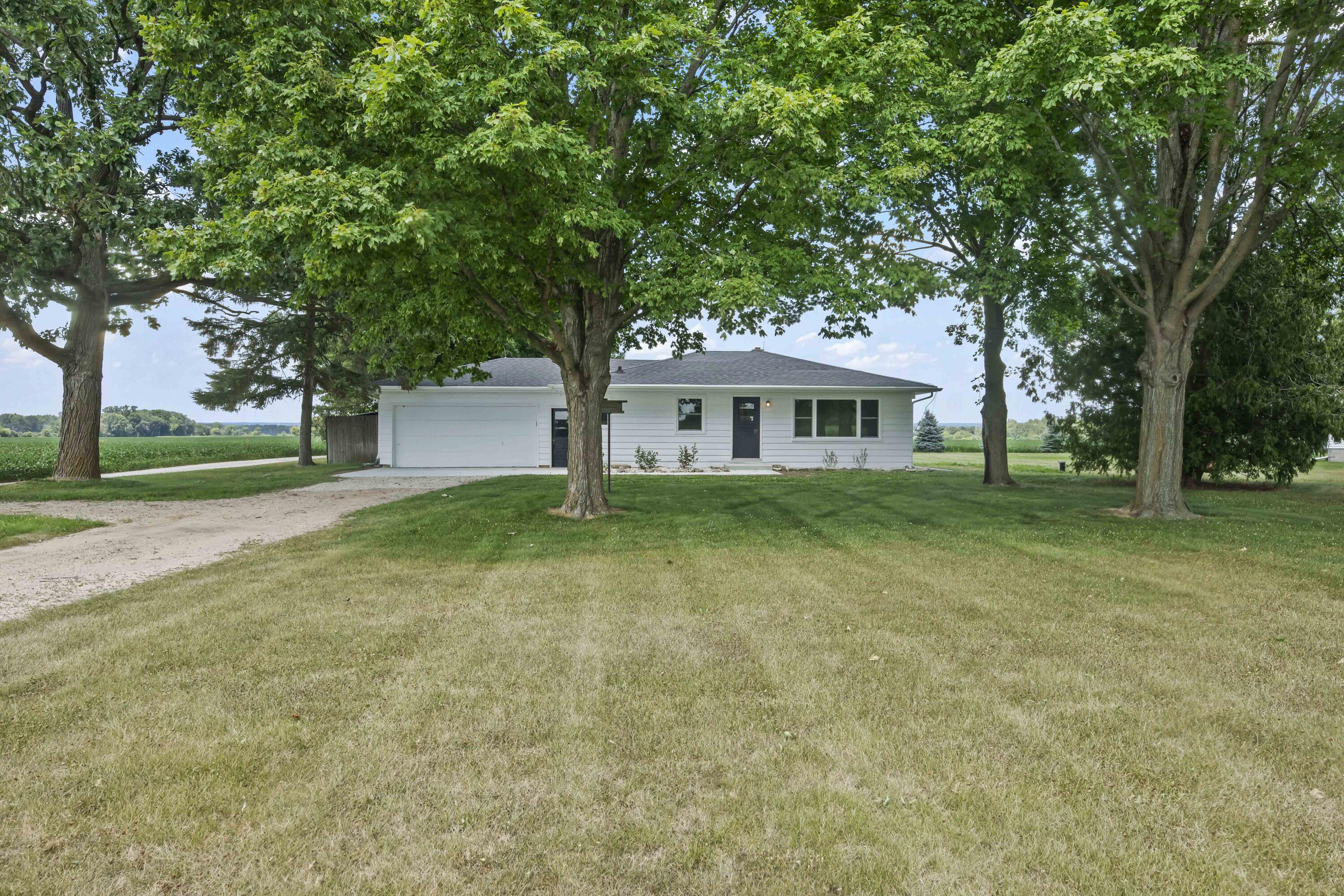 W196 County Rd CW Ixonia, WI 53036 - Photo 23 of 24 Front View