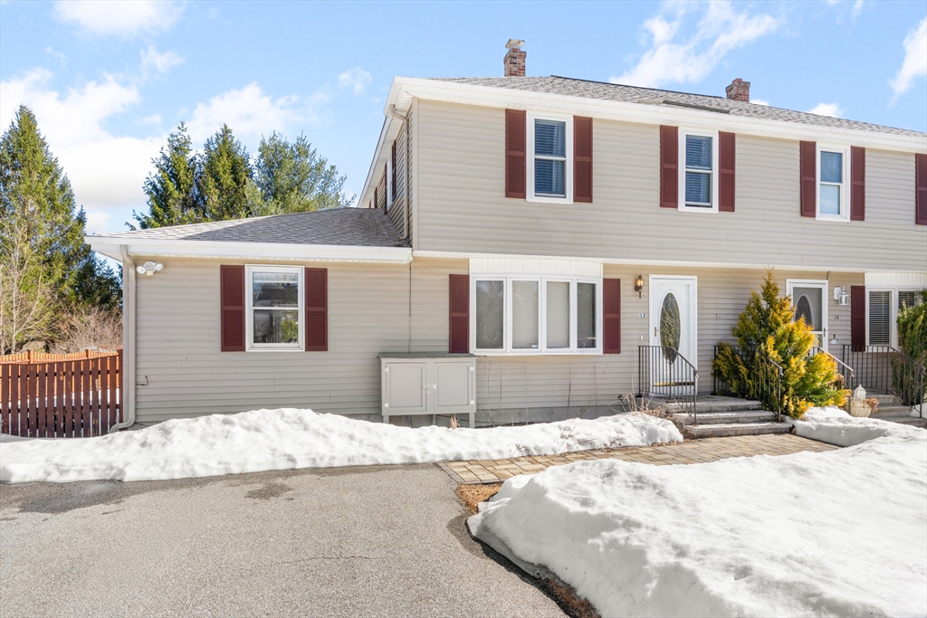 12 Meadow Road, Unit 12 Uxbridge, MA 01569 - Photo 3 of 32