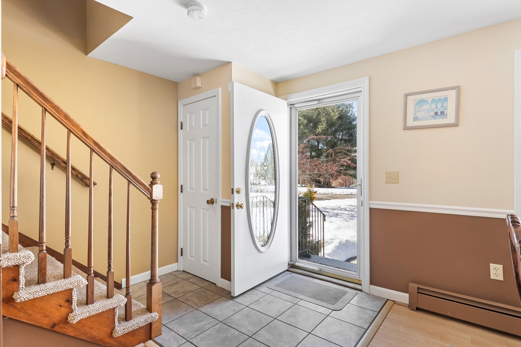 12 Meadow Road, Unit 12 Uxbridge, MA 01569 - Photo 4 of 32