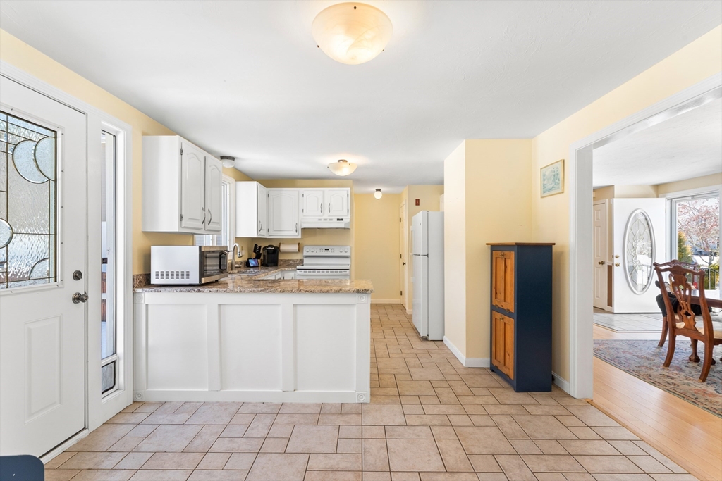 12 Meadow Road, Unit 12 Uxbridge, MA 01569 - Photo 10 of 32