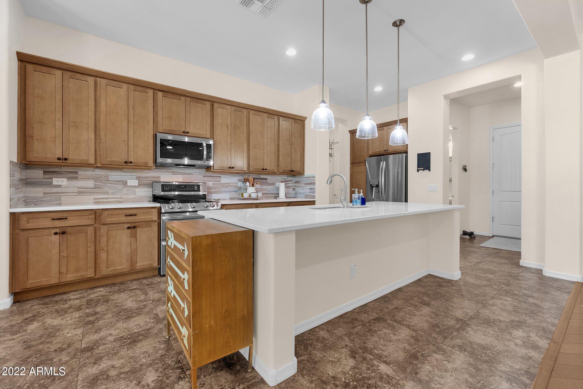 14414 West Coronado Road Goodyear, AZ 85395 - Photo 9 of 47 16-web-or-mls-14414-w-coronado-rd