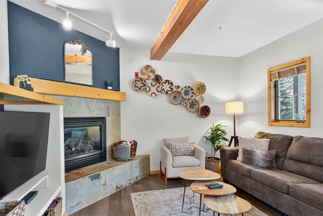 $1,200,000 | 260 Ski Hill Road, Unit 6, Breckenridge, CO 80424