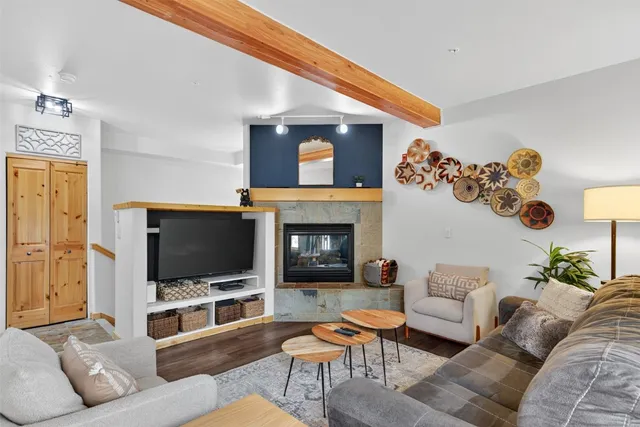 $1,200,000 | 260 Ski Hill Road, Unit 6, Breckenridge, CO 80424