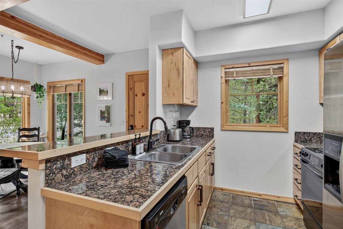 260 Ski Hill Road, Unit 6 Breckenridge, CO 80424 - Photo 8 of 25 Kitchen