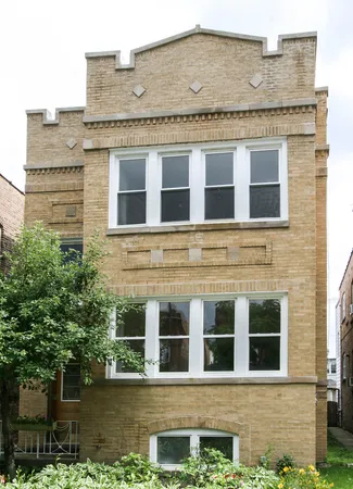 $1,900 | 5317 West Montrose Avenue, Unit 2, Chicago, IL 60641