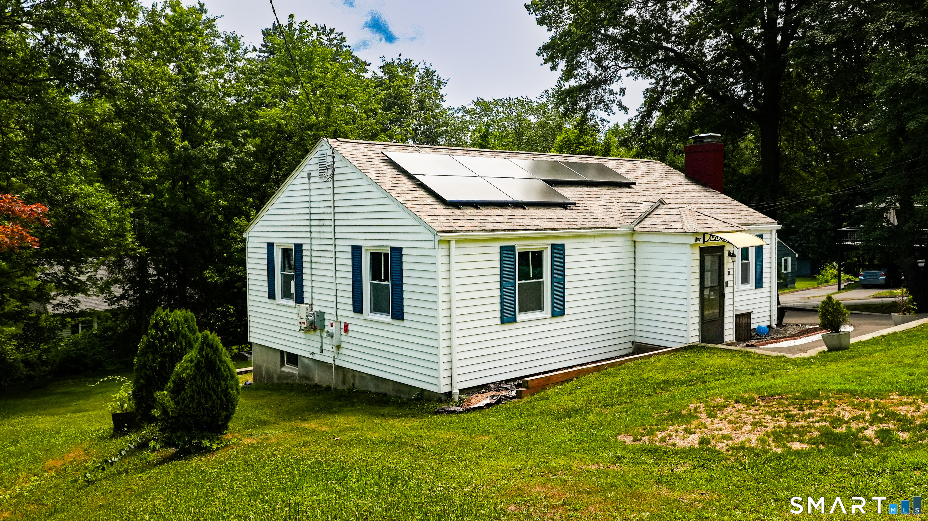 6 Sinclair Street Windsor, CT 06095 - Photo 3 of 22