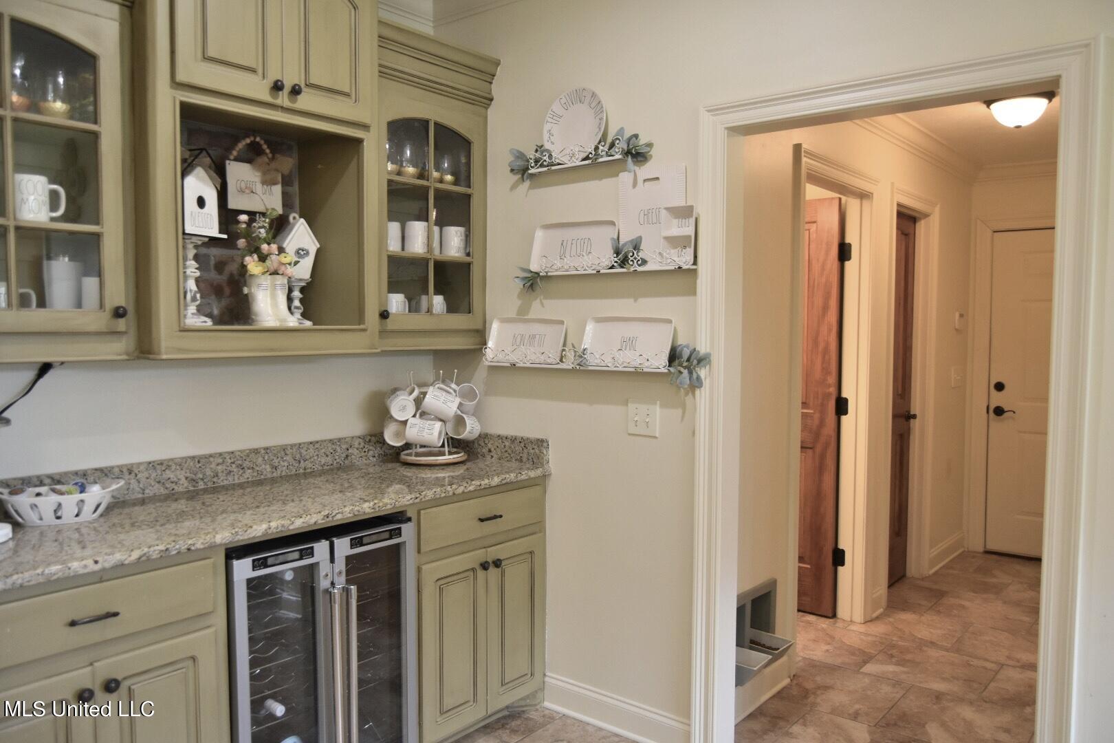 547 Turtle Lane Brandon, MS 39047 - Photo 23 of 45 Coffee Bar in Kitchen