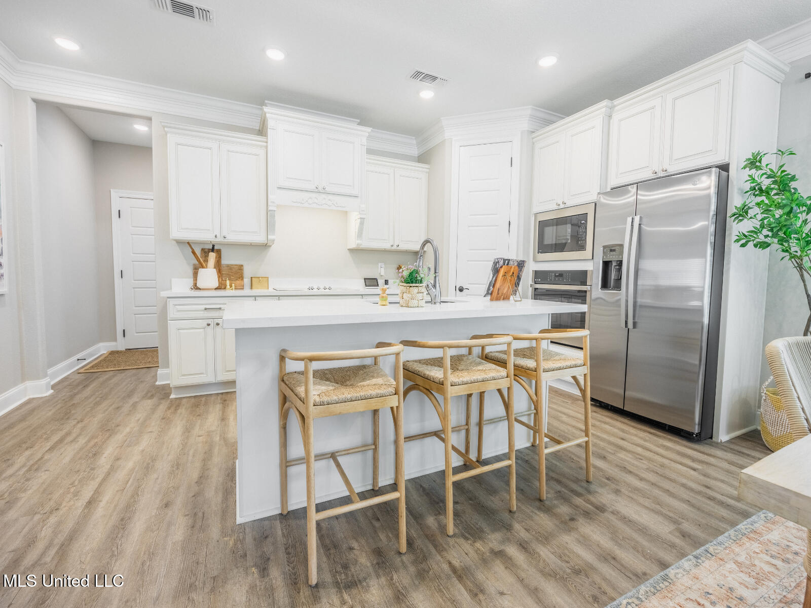 123 Everly Circle Ocean Springs, MS 39564 - Photo 2 of 21 Claiborne_E254_Kitchen