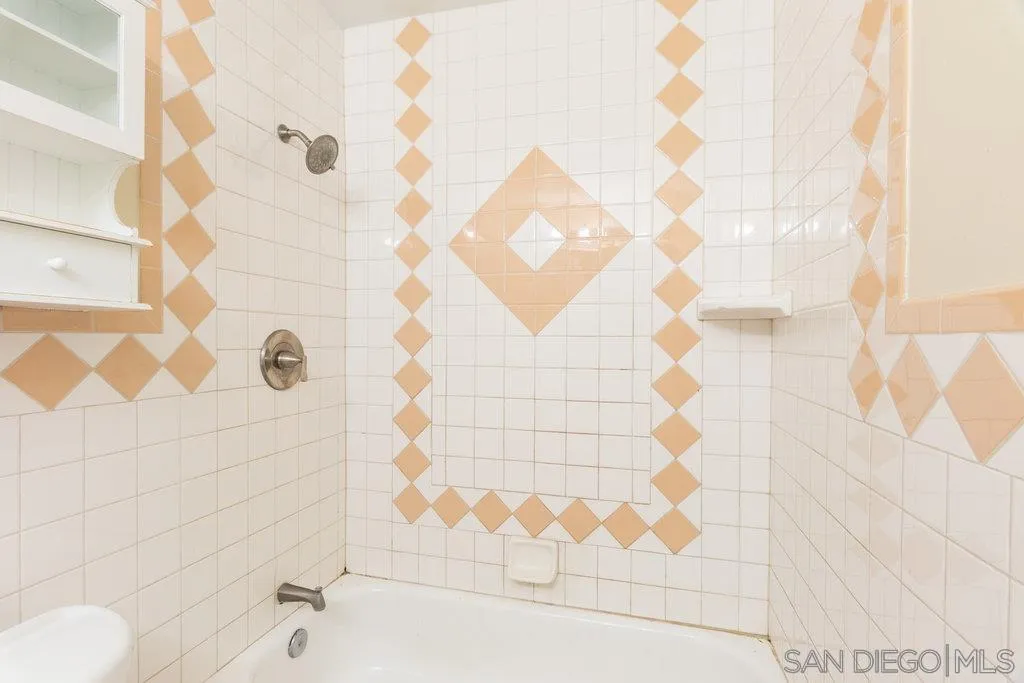 10008 Ledgeside Street Spring Valley, CA 91977 - Photo 21 of 27 Gallery Image 21