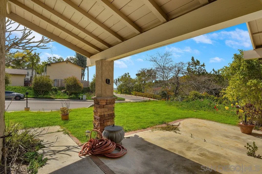 10008 Ledgeside Street Spring Valley, CA 91977 - Photo 3 of 27 Gallery Image 3