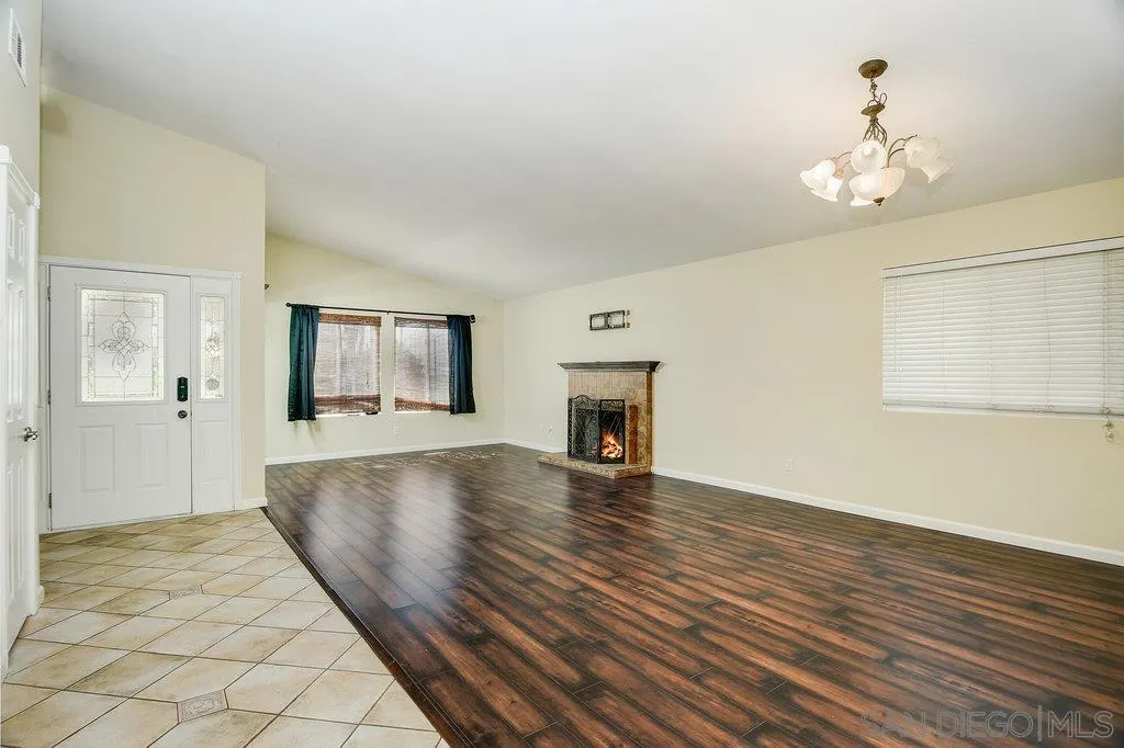 10008 Ledgeside Street Spring Valley, CA 91977 - Photo 6 of 27 Gallery Image 6