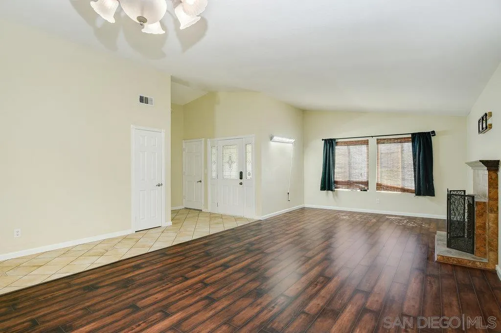 10008 Ledgeside Street Spring Valley, CA 91977 - Photo 7 of 27 Gallery Image 7