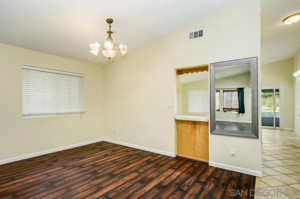 10008 Ledgeside Street Spring Valley, CA 91977 - Photo 8 of 27 Gallery Image 8