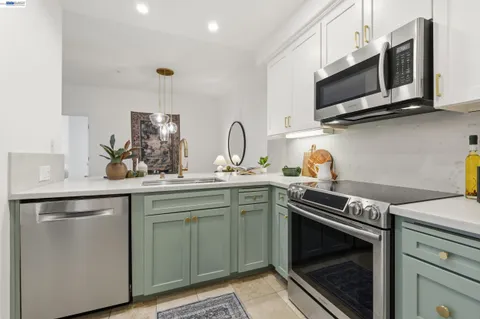 $1,199,000 | 111 St Matthews Avenue, Unit 304, San Mateo, CA 94401