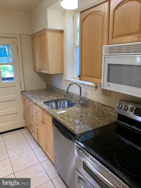 1410 Locust Road Northwest Washington, DC 20012 - Photo 4 of 15 Kitchen