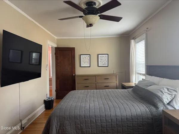 $2,700 | 186 South Allen Street, Albany, NY 12208