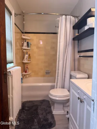 $2,700 | 186 South Allen Street, Albany, NY 12208