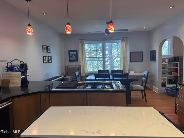 $2,700 | 186 South Allen Street, Albany, NY 12208