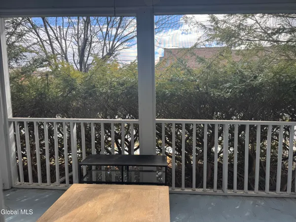 $2,700 | 186 South Allen Street, Albany, NY 12208