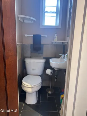 $2,700 | 186 South Allen Street, Albany, NY 12208