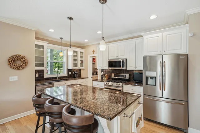 $529,000 | 1031 Anthony Way, Victoria, MN 55386