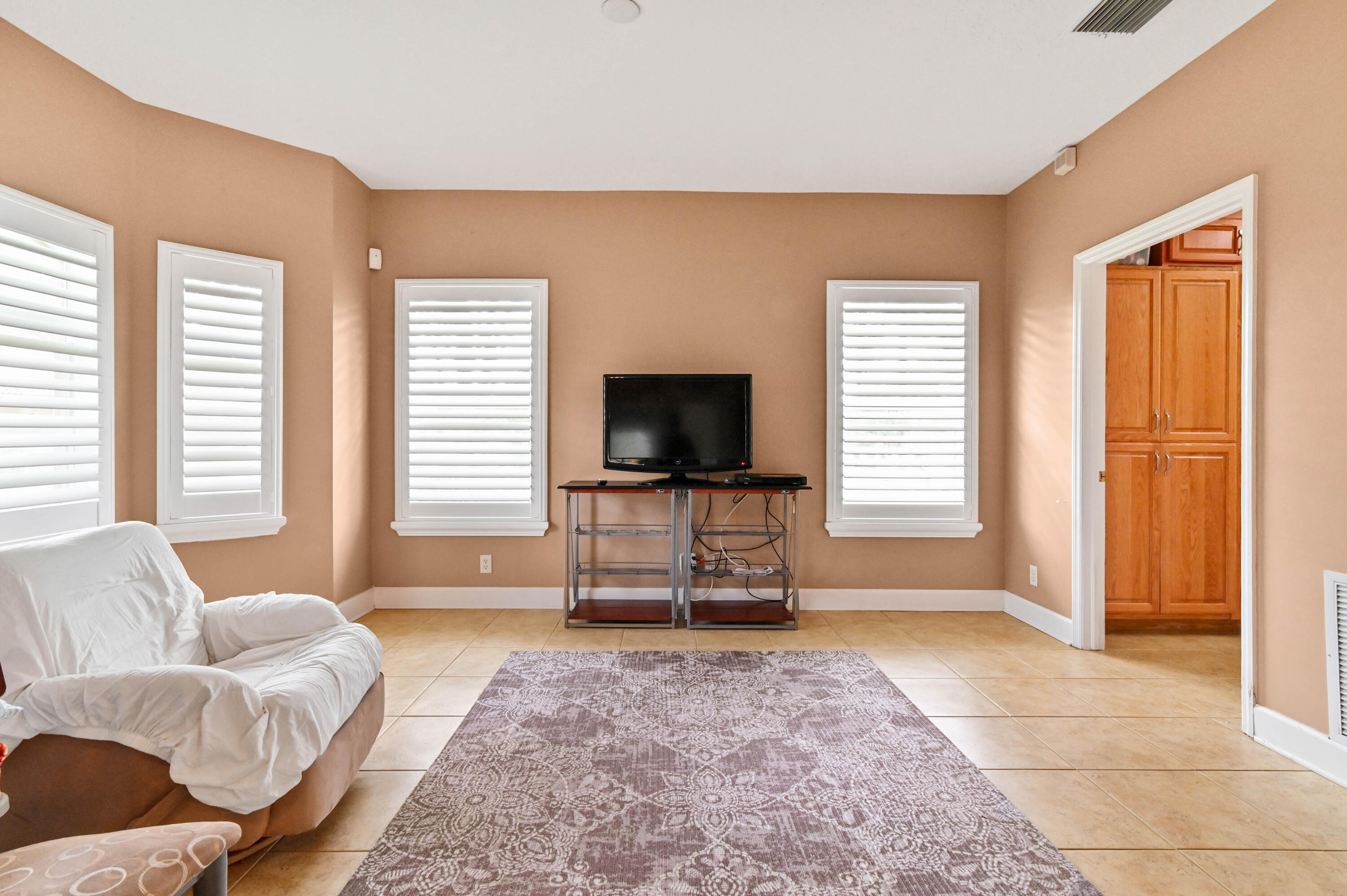 16409 Temple Boulevard Loxahatchee, FL 33470 - Photo 51 of 78 Guest House