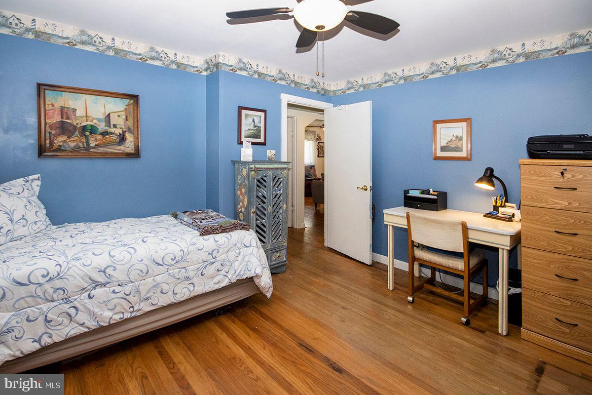 11 Meehan Boulevard Clementon, NJ 08021 - Photo 15 of 50 Bedroom #3: Hardwood floors