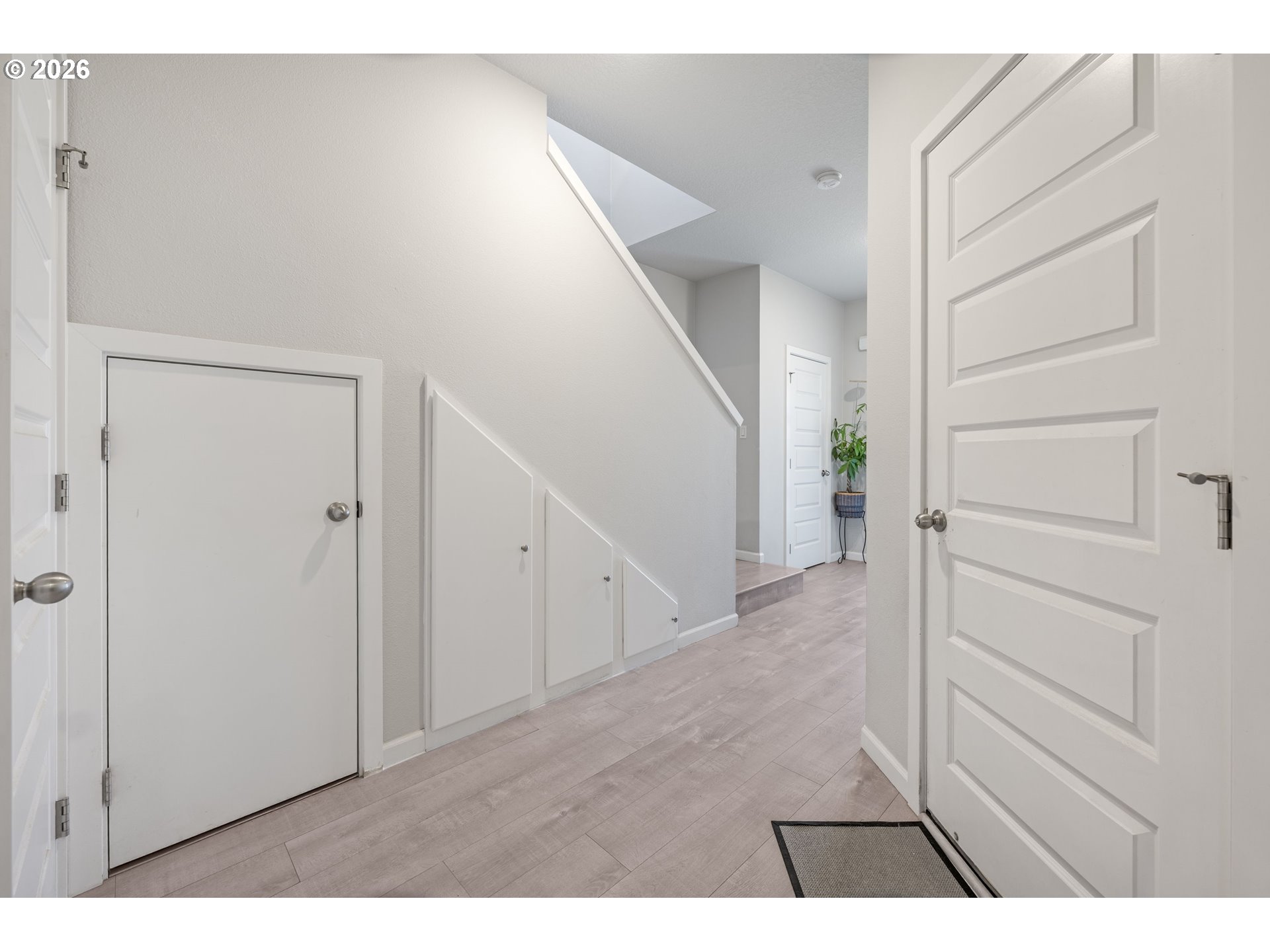 18529 Southwest Bluebird Lane Beaverton, OR 97003 - Photo 6 of 42 Hallway