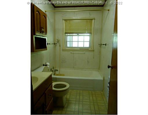 1040 Evansview Road Evans, WV 25241 - Photo 6 of 14 Main Level Bathroom.