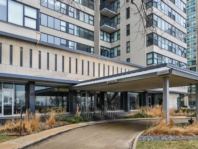 $217,000 | 3430 North Lake Shore Drive, Unit 15M, Chicago, IL 60657