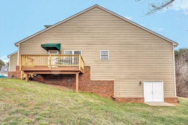 $339,900 | 3827 Alexandra Court, Roanoke, VA 24012