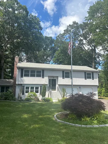 $460,000 | 18 Belleview Drive, Derby, CT 06418