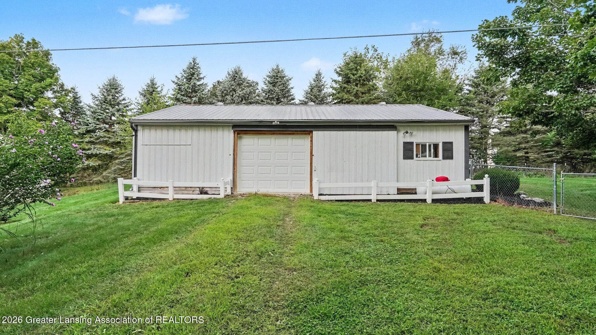 1408 South Meridian Road Mason, MI 48854 - Photo 21 of 29 023_file_8551