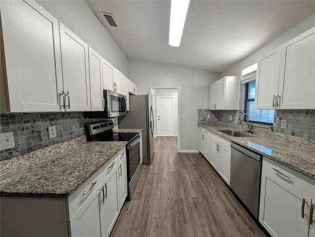 $1,900 | 1511 Southwest Shorewood Drive, Dunnellon, FL 34431