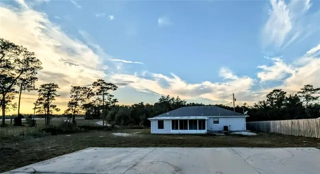 $1,900 | 1511 Southwest Shorewood Drive, Dunnellon, FL 34431