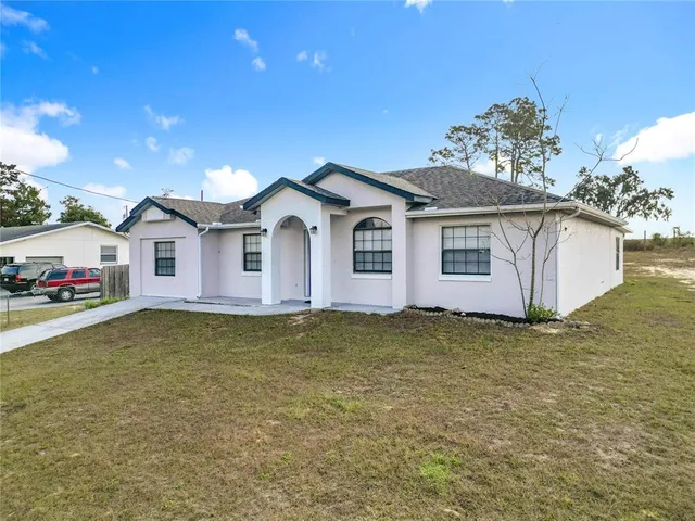 $1,900 | 1511 Southwest Shorewood Drive, Dunnellon, FL 34431