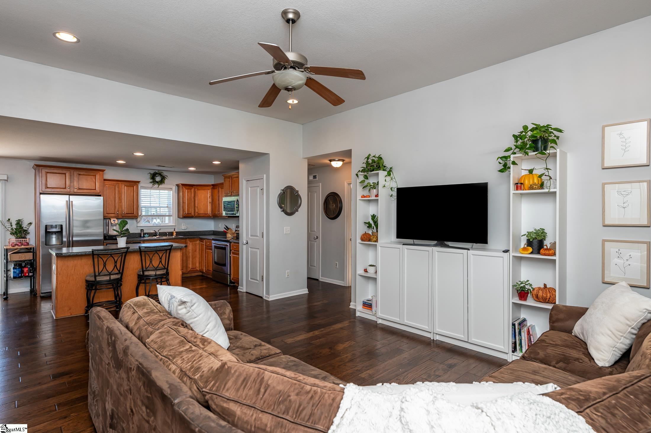 253 Sleepy River Road Simpsonville, SC 29681 - Photo 3 of 23 Gallery Image 3