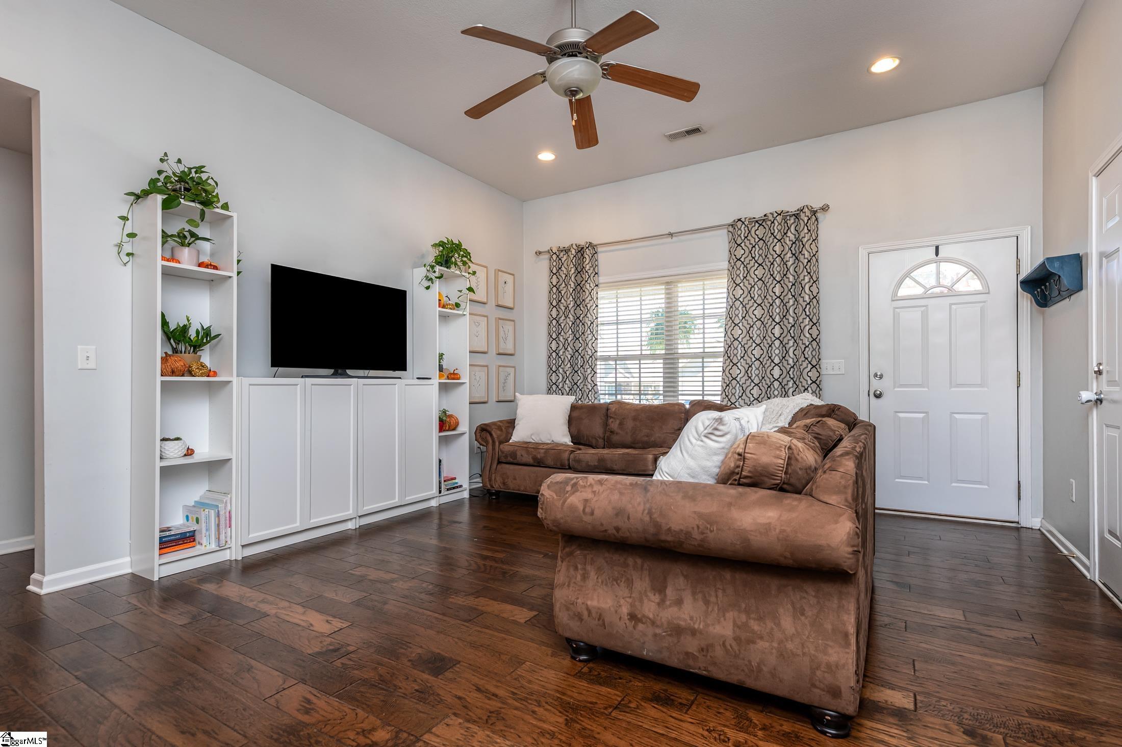 253 Sleepy River Road Simpsonville, SC 29681 - Photo 4 of 23 Gallery Image 4