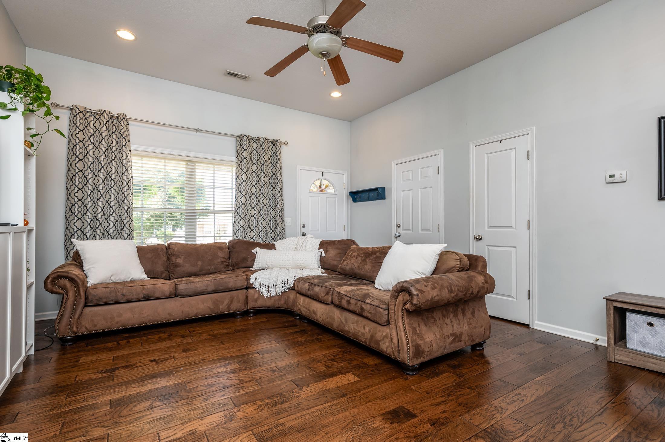 253 Sleepy River Road Simpsonville, SC 29681 - Photo 5 of 23 Gallery Image 5