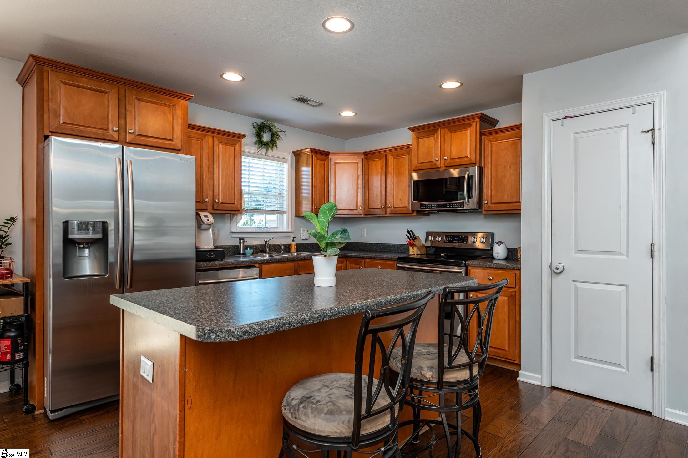 253 Sleepy River Road Simpsonville, SC 29681 - Photo 6 of 23 Gallery Image 6