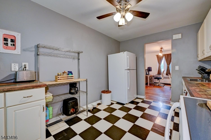 66 Troy Drive Springfield, NJ 07081 - Photo 19 of 28
