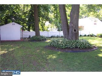 10 Linden Road Burlington, NJ 08016 - Photo 3 of 7