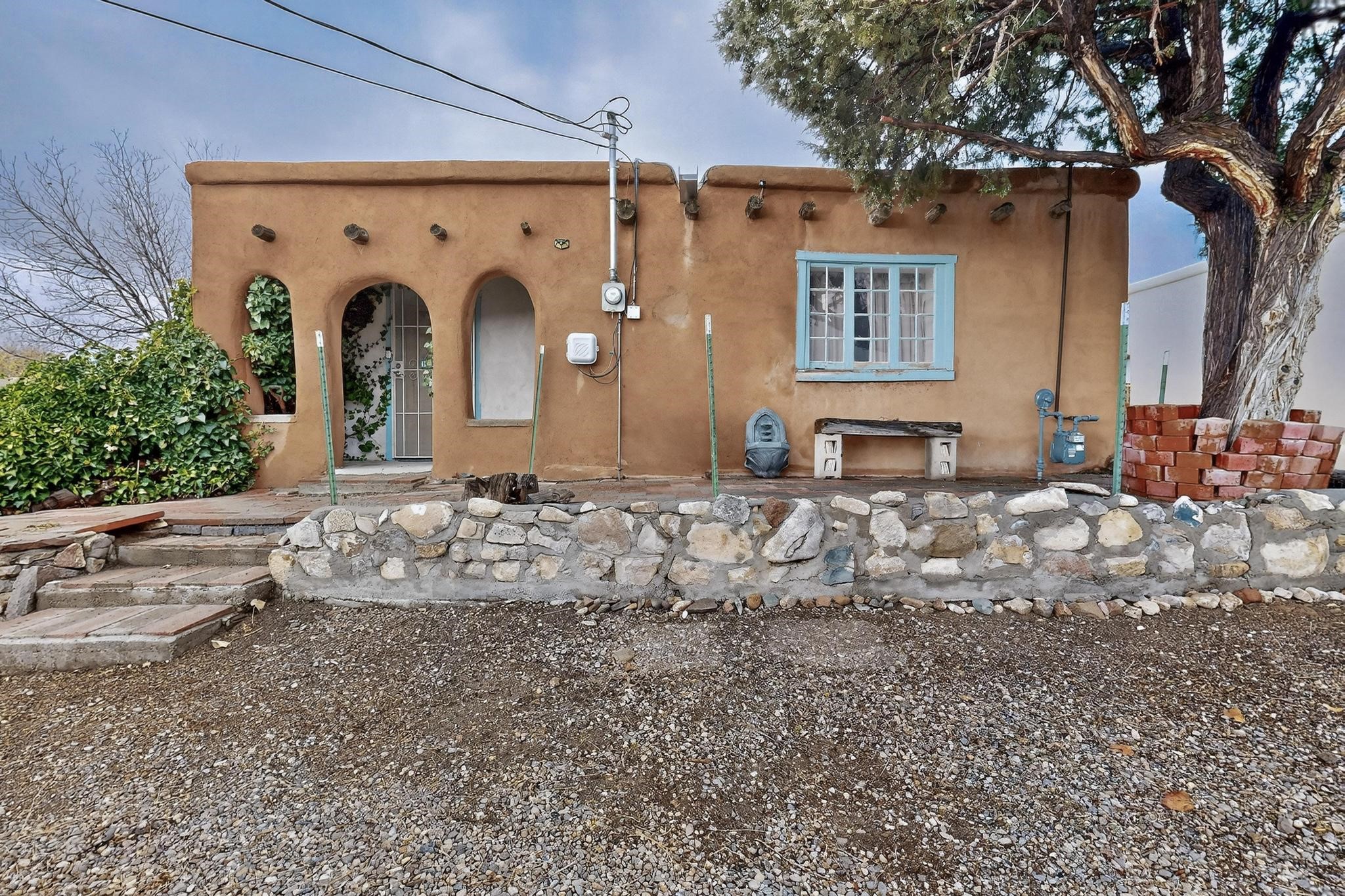 Front view of home