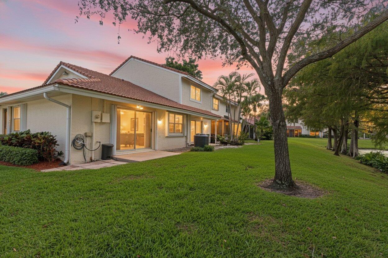 6262 Walk Circle Boca Raton, FL 33433 - Photo 1 of 37 Twilight