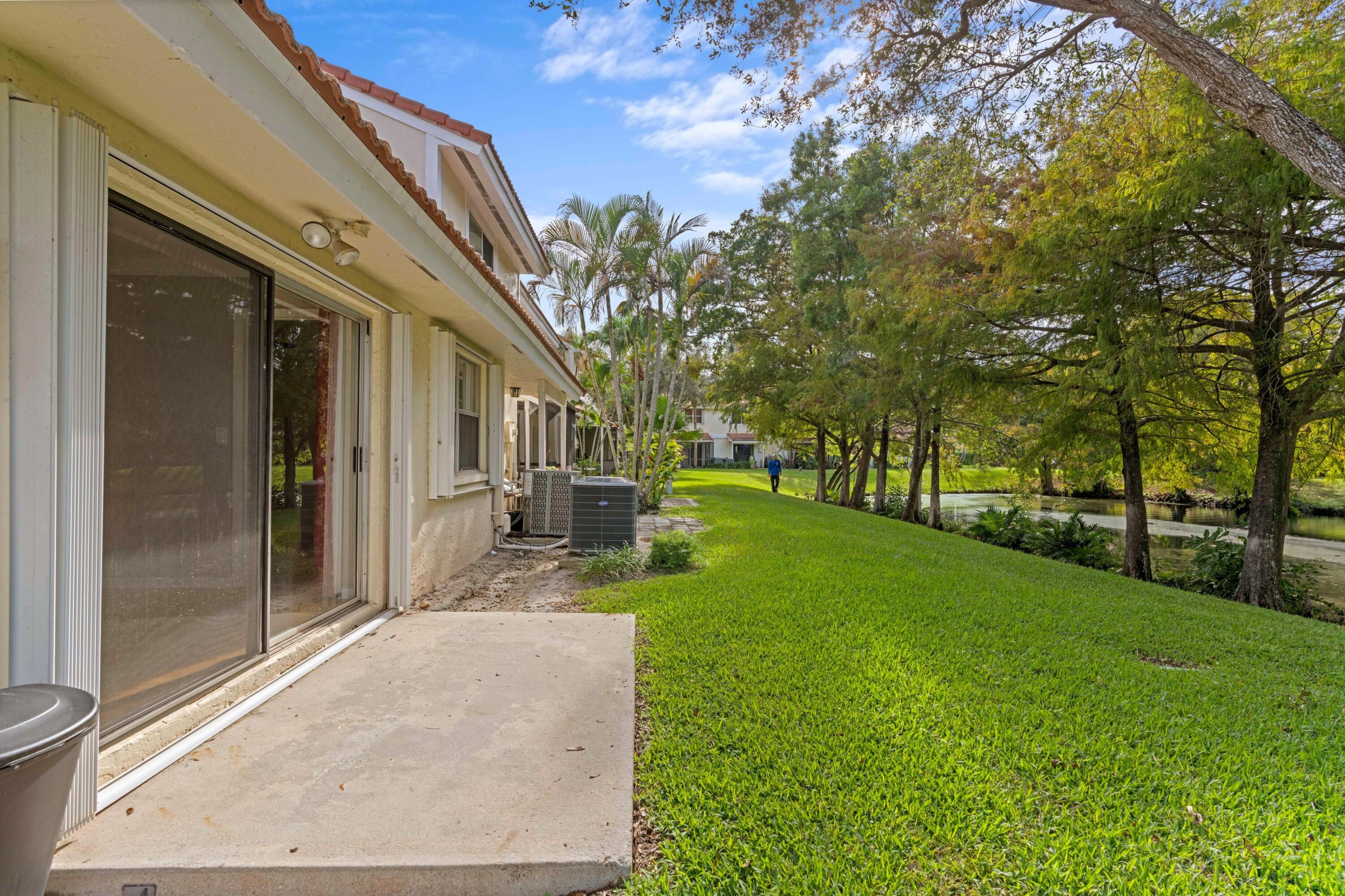 6262 Walk Circle Boca Raton, FL 33433 - Photo 15 of 37 Patio
