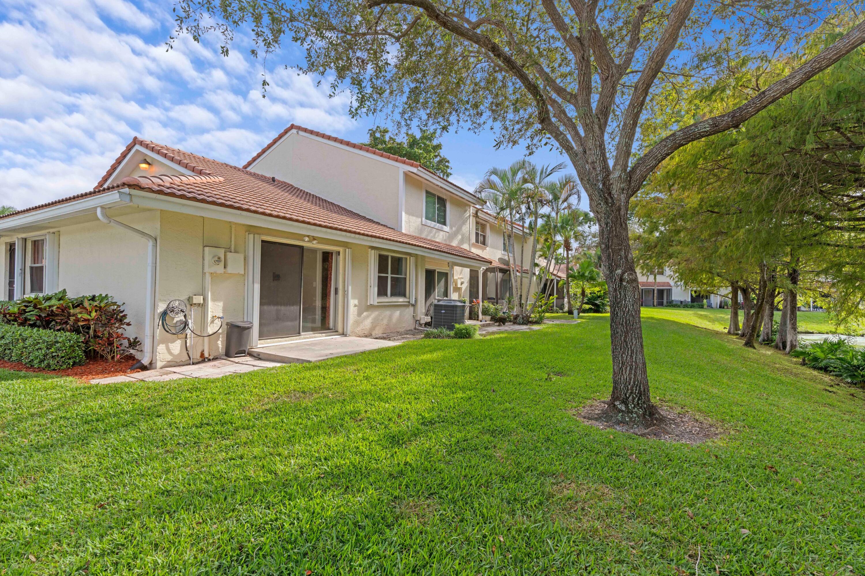 6262 Walk Circle Boca Raton, FL 33433 - Photo 17 of 37 Backyard