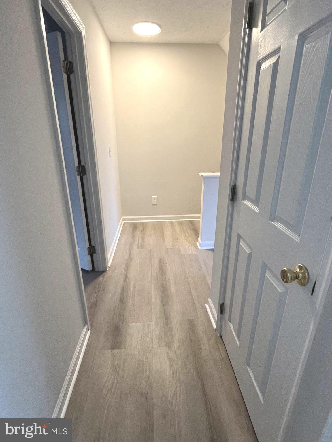 305 Sutton Court Winchester, VA 22601 - Photo 31 of 40 wooden floor in a gallery