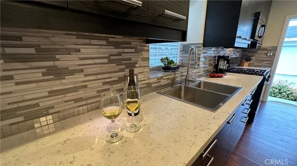 $2,350 | 4216 East 15th Street, Long Beach, CA 90804