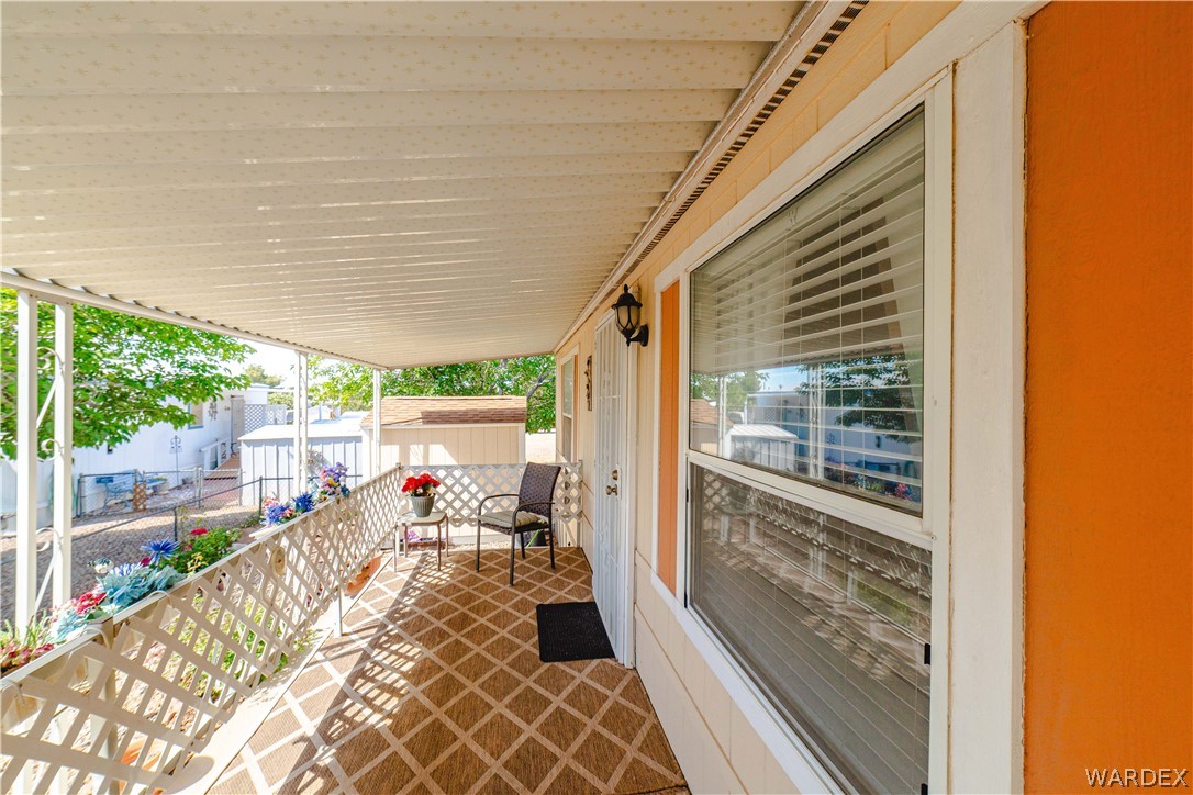 3003 Hualapai Mountain Road Kingman, AZ 86401 - Photo 39 of 49 a view of a balcony with couch