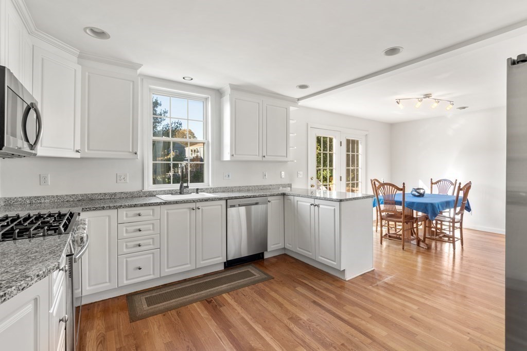600 Trapelo Road, Unit 4 Waltham, MA 02452 - Photo 3 of 14 Gallery Image 3
